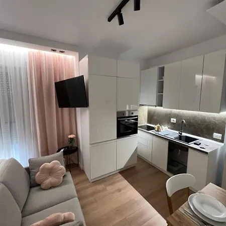 Studio Luxury Τίρανα